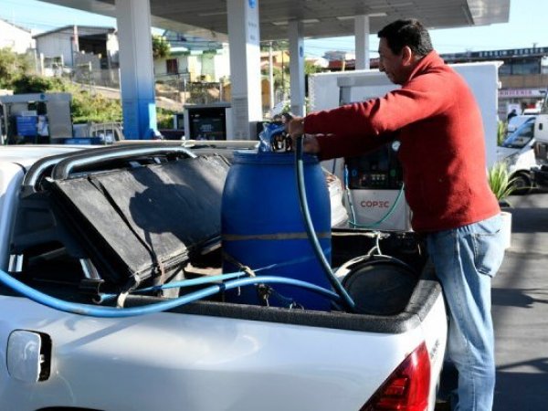 Hacienda anuncia siete medidas para enfrentar alza de combustibles y contener impacto en hogares